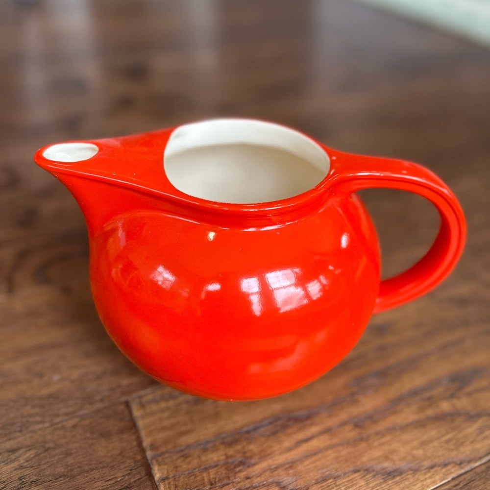 Vintage Universal Cambridge Pitcher with ice guard. One Quart size